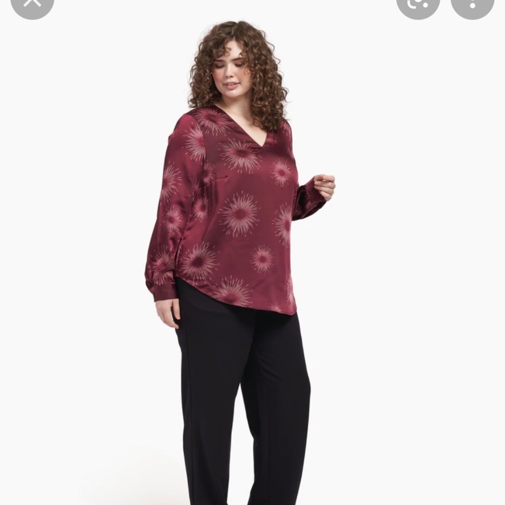 Universal Standard Eva Satin Long Sleeve (S) 14-16